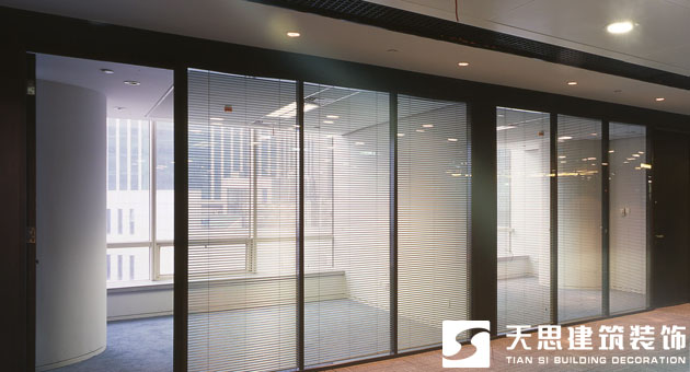 <a href=http://www.jijiyiyinews.com/ target=_blank class=infotextkey>合肥辦公室裝修</a>玻璃